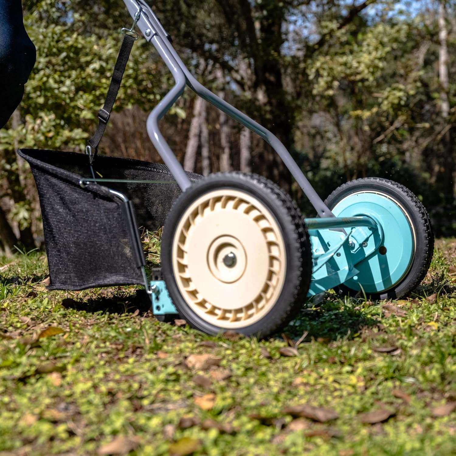 American Lawn Mower Company 1304-14GC 14-Inch 5-Blade Push Reel Lawn Mower with Grass Catcher, Mint - 3