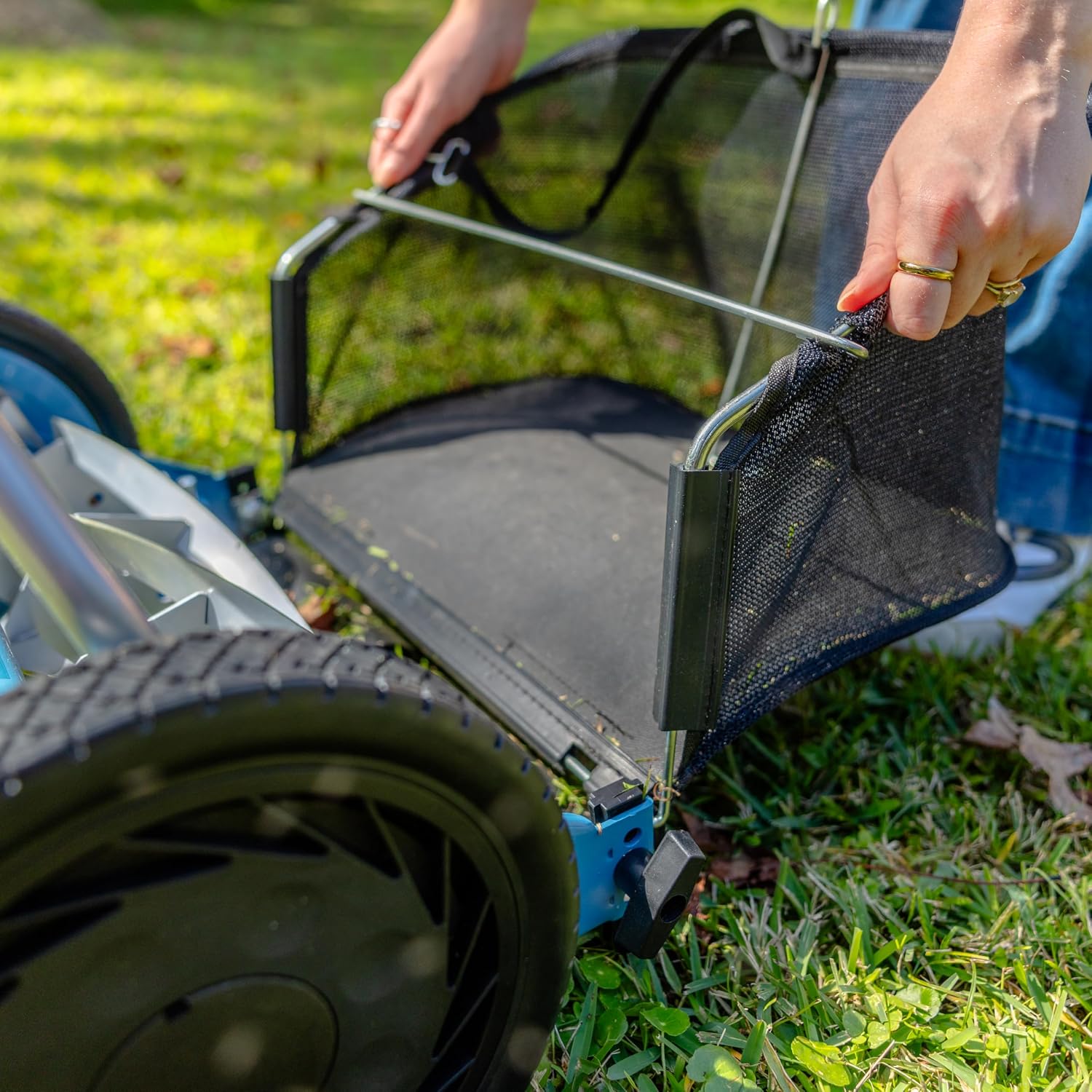 American Lawn Mower 1604-16 16" 5-Blade Reel Mower with Grass Catcher - Image 3