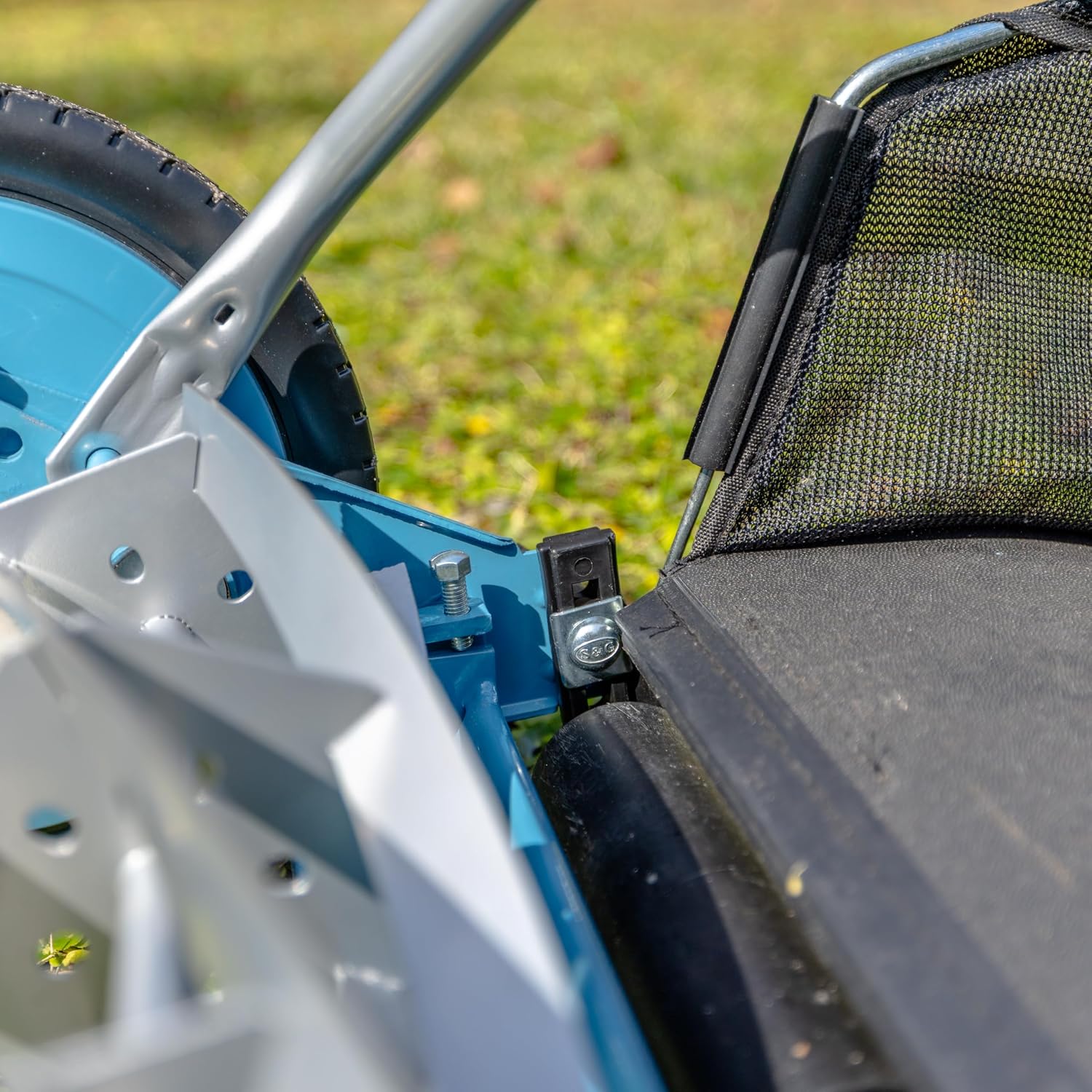 American Lawn Mower 1604-16 16" 5-Blade Reel Mower with Grass Catcher - Image 2